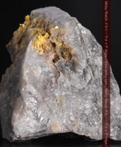 72gの大きな石英の中を通る自然金-G0403-4