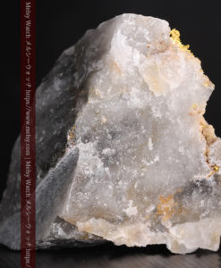 72gの大きな石英の中を通る自然金-G0403-5