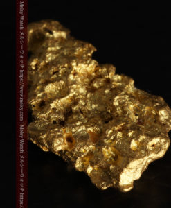 2.47gの程よいサイズと自然な凹凸の綺麗な自然金-G0405-10