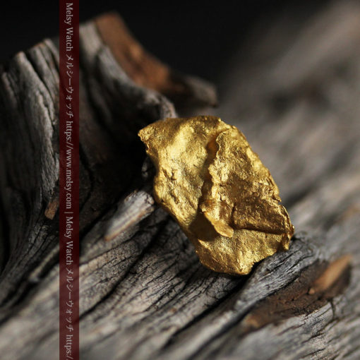0.97gのクラッチバッグのような形をした薄片金・自然金-G0424-1