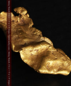 0.9gの個性的でいびつな形をした薄片金・自然金-G0427-13