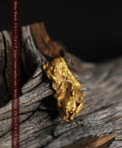 0.9gの個性的でいびつな形をした薄片金・自然金-G0427-2
