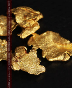 1.98gのやや粒の大きな薄片金・自然金5点-G0430-13