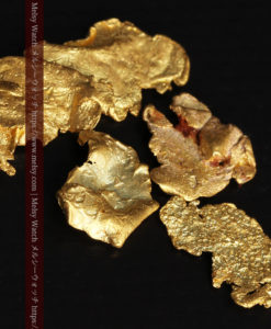 1.98gのやや粒の大きな薄片金・自然金5点-G0430-6
