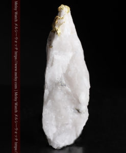 7.99gの大きな牙のような形の石英に見える粒状の自然金-G0432-8