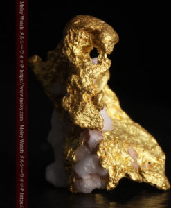 3gの石英の入り方の面白い自立する自然金-G0434-3