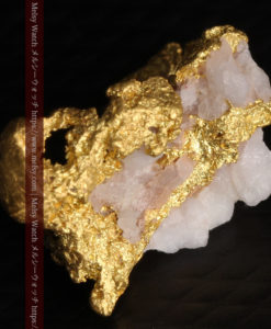 3gの石英の入り方の面白い自立する自然金-G0434-8