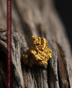 2.84gの天然の粗削りな美しさがある自然金-G0438-5