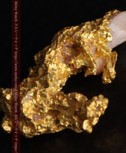 3.04gの咆哮する黄金色に輝く竜のような形の自然金-G0443-12