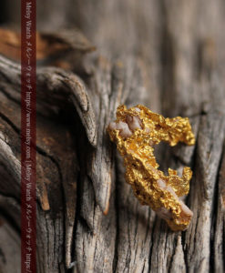 3.04gの咆哮する黄金色に輝く竜のような形の自然金-G0443-8